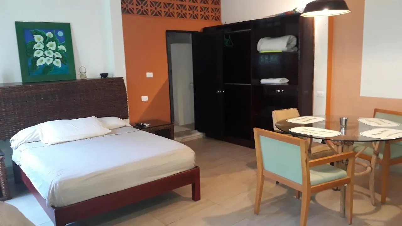 Hotel Bea Rooms And Studios Cozumel